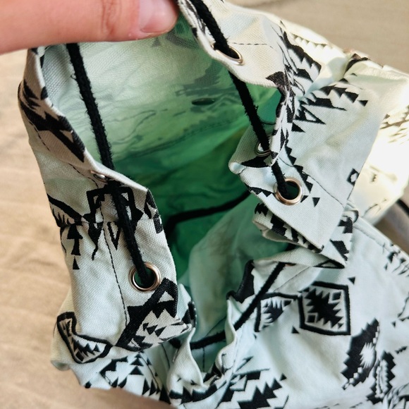 PINK Aztec Pattern Backpack - Picture 4 of 4